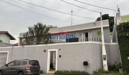 Casa com 4 quartos à venda no Jardim Bela Vista, Jacareí  por R$ 790.000