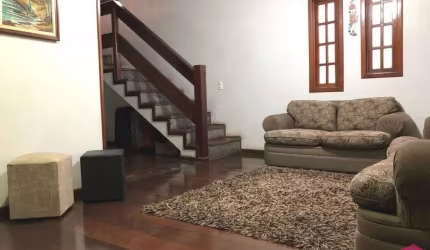 Casa com 5 quartos à venda no Jardim Flórida, Jacareí  por R$ 730.000