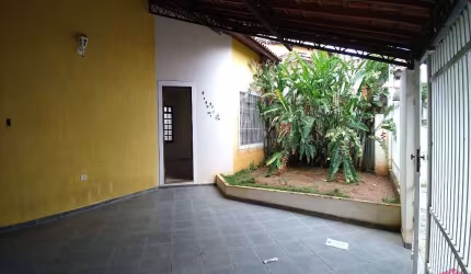 Casa com 3 quartos à venda na Cidade Jardim, Jacareí  por R$ 460.000