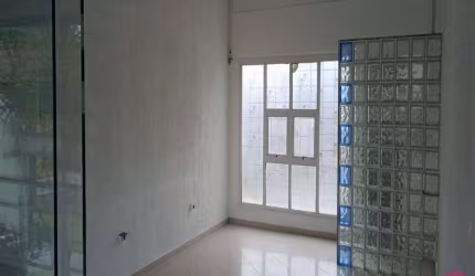 Sala comercial à venda no Loteamento Villa Branca, Jacareí  por R$ 240.000