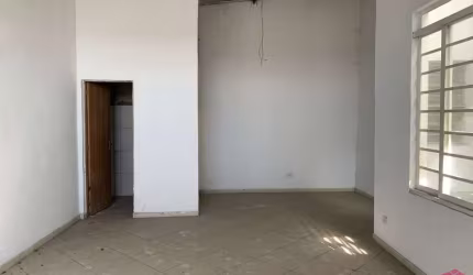 Barracão / Galpão / Depósito para alugar no São João, Jacareí  por R$ 3.800
