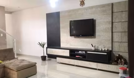 Casa com 3 quartos à venda na Cidade Salvador, Jacareí  por R$ 550.000