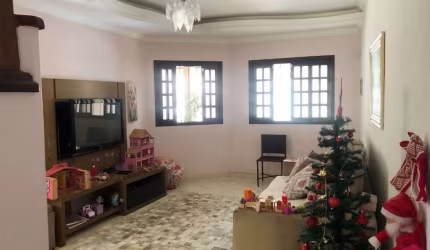 Casa com 4 quartos à venda no Loteamento Villa Branca, Jacareí  por R$ 700.000