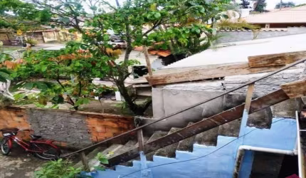 Casa com 6 quartos à venda no Porto Novo, Caraguatatuba  por R$ 450.000