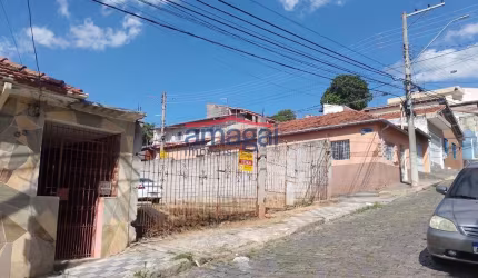 Terreno à venda no Centro, Jacareí  por R$ 220.000