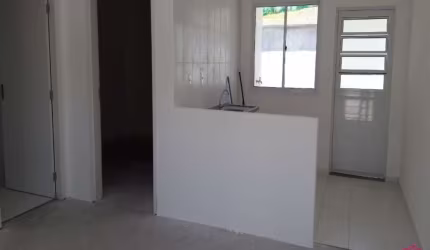 Casa em condomínio fechado com 2 quartos à venda no Jardim Colônia, Jacareí  por R$ 250.000