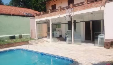 Casa com 3 quartos à venda no Jardim América, Jacareí  por R$ 1.300.000