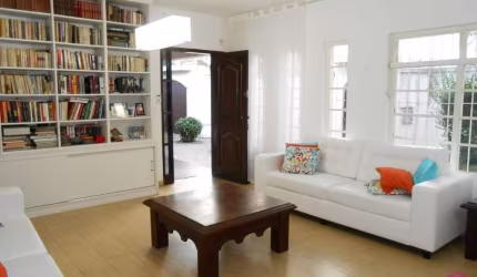 Casa com 5 quartos à venda no Jardim Siesta, Jacareí  por R$ 1.300.000