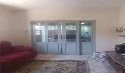 Casa com 2 quartos à venda no Parque Meia Lua, Jacareí  por R$ 300.000