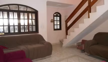 Casa com 4 quartos à venda no Jardim Santa Marina, Jacareí  por R$ 380.000