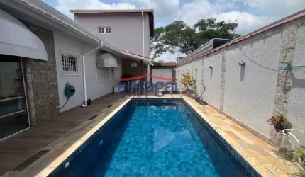 Casa com 4 quartos à venda no Jardim Flórida, Jacareí  por R$ 1.200.000