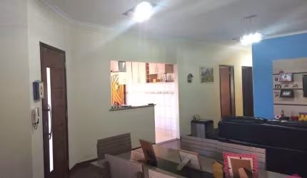 Casa com 3 quartos à venda na Cidade Jardim, Jacareí  por R$ 750.000