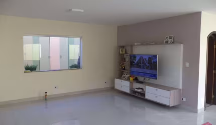Casa com 3 quartos à venda no Jardim Santa Maria, Jacareí  por R$ 760.000