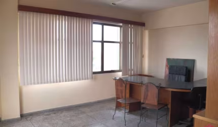 Sala comercial à venda no Centro, Jacareí  por R$ 190.000