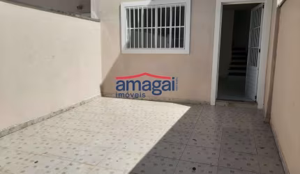 Casa com 2 quartos à venda no Jardim Bela Vista, Jacareí  por R$ 320.000
