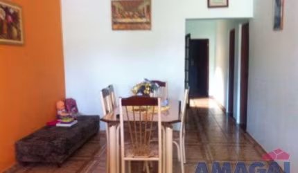 Casa com 3 quartos à venda no Parque Meia Lua, Jacareí  por R$ 800.000