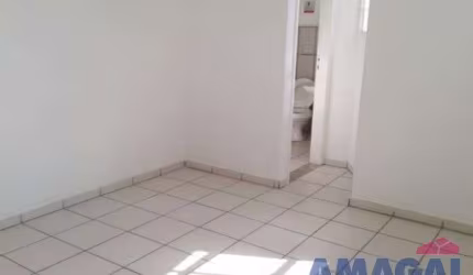 Sala comercial para alugar no Centro, Jacareí  por R$ 1.100