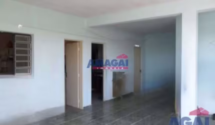 Casa com 3 quartos à venda no Jardim Colônia, Jacareí  por R$ 450.000