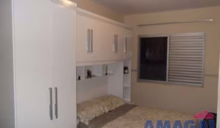 Apartamento com 3 quartos à venda no Centro, Jacareí  por R$ 300.000