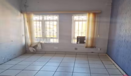 Sala comercial para alugar no Centro, Jacareí  por R$ 900