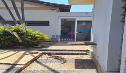 Casa comercial à venda na Vila Formosa, Jacareí  por R$ 2.200.000