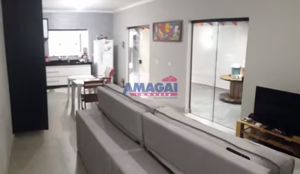 Casa com 2 quartos à venda no Residencial Santa Paula, Jacareí  por R$ 395.000