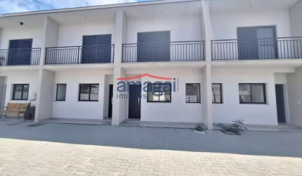 Casa em condomínio fechado com 3 quartos à venda no Jardim Santa Maria, Jacareí  por R$ 589.000