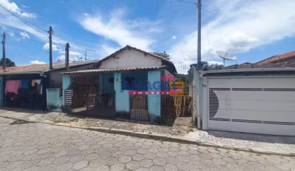 Casa com 2 quartos à venda na Vila Garcia (São Silvestre), Jacareí  por R$ 260.000
