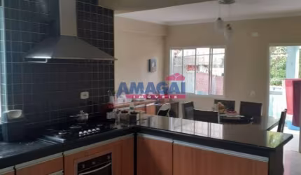 Casa com 3 quartos à venda no Jardim Esper, Jacareí  por R$ 477.000