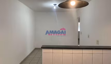 Casa com 2 quartos para alugar na Vila Machado, Jacareí  por R$ 1.800