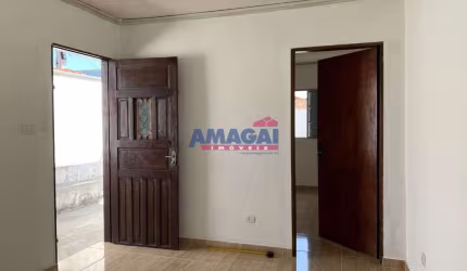 Casa com 1 quarto para alugar no Jardim Santa Maria, Jacareí  por R$ 1.100