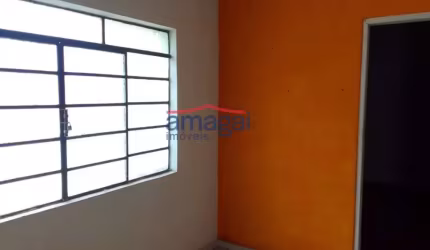 Casa com 3 quartos à venda no Jardim Bela Vista, Jacareí  por R$ 220.000