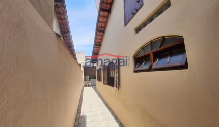 Casa com 3 quartos à venda no Jardim do Vale, Jacareí  por R$ 500.000