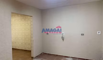 Casa com 1 quarto para alugar na Cidade Jardim, Jacareí  por R$ 1.200