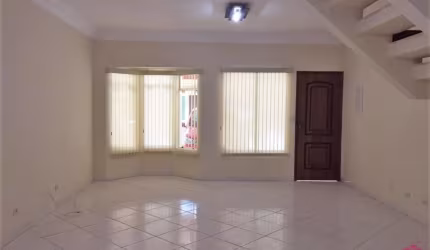 Casa em condomínio fechado com 3 quartos à venda no Parque Santo Antônio, Jacareí  por R$ 600.000