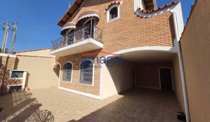 Casa com 3 quartos à venda no Jardim São José, Jacareí  por R$ 650.000