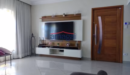 Casa com 3 quartos à venda no Jardim Flórida, Jacareí  por R$ 750.000