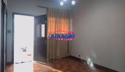 Casa com 2 quartos à venda no Centro, Jacareí  por R$ 340.000