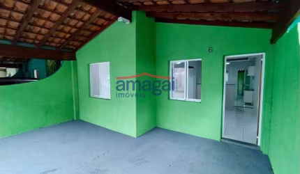 Casa em condomínio fechado com 2 quartos à venda no Bandeira Branca, Jacareí  por R$ 245.000