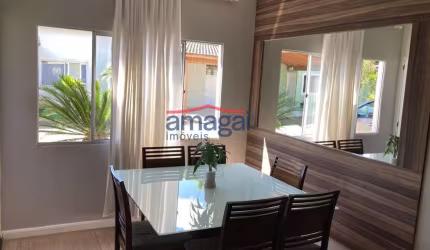 Casa em condomínio fechado com 3 quartos à venda na Cidade Salvador, Jacareí  por R$ 390.000
