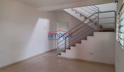 Casa com 4 quartos à venda no Centro, Santa Branca  por R$ 420.000