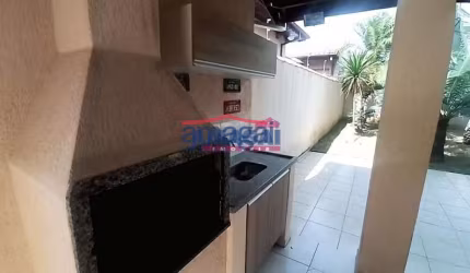 Casa com 3 quartos à venda no Residencial São Paulo, Jacareí  por R$ 700.000