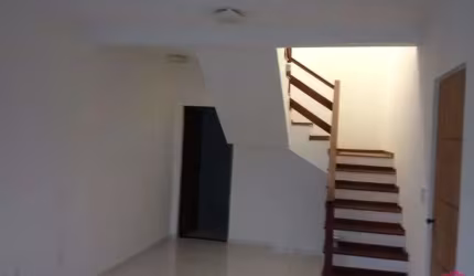 Casa com 3 quartos para alugar no Campos de São José, São José dos Campos  por R$ 2.300