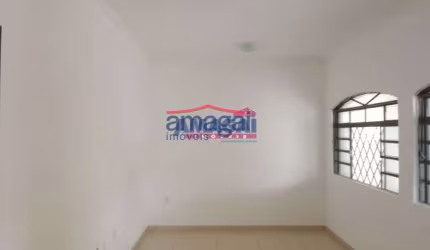 Casa com 3 quartos para alugar no Conjunto São Benedito, Jacareí  por R$ 2.650