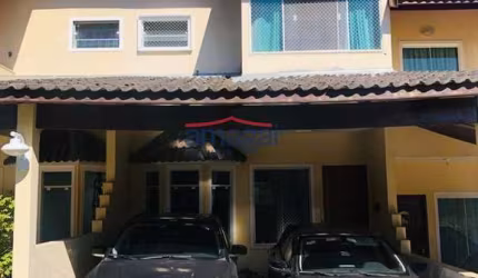Casa em condomínio fechado com 3 quartos à venda no Parque Santo Antônio, Jacareí  por R$ 655.000
