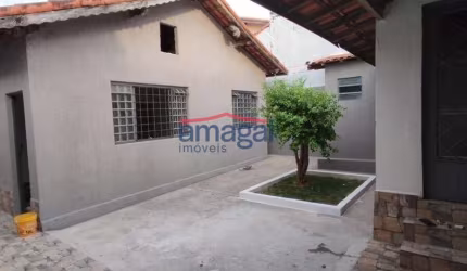 Casa com 2 quartos à venda no Jardim Paraíso, Jacareí  por R$ 415.000