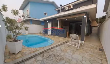 Casa em condomínio fechado com 3 quartos à venda no Parque Califórnia, Jacareí  por R$ 1.590.000