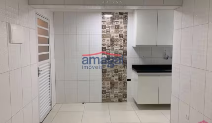 Casa com 4 quartos à venda no Jardim Jacinto, Jacareí  por R$ 550.000