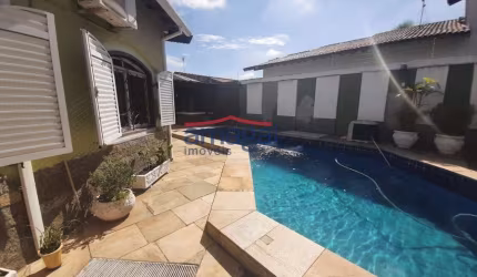 Casa com 4 quartos à venda no Jardim Flórida, Jacareí  por R$ 1.200.000