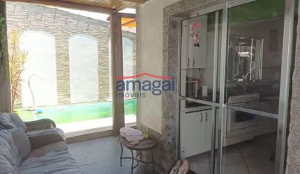 Casa com 2 quartos à venda no Parque Meia Lua, Jacareí  por R$ 530.000